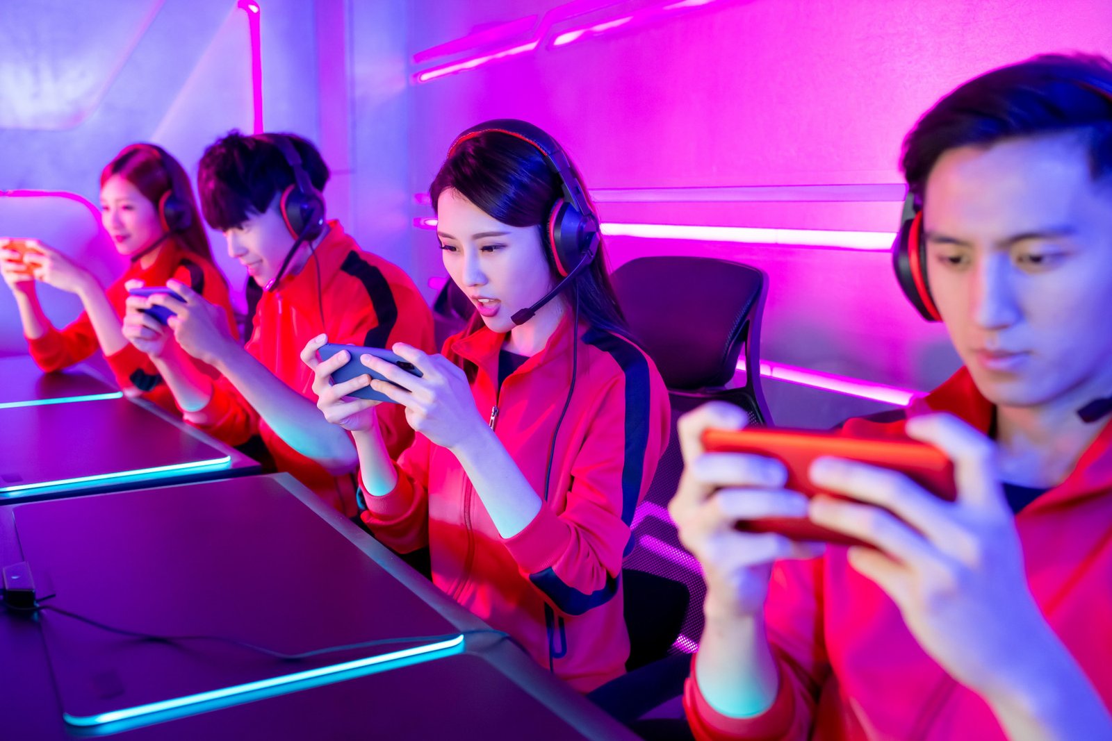 How to Become a Pro Esports Player in 2026